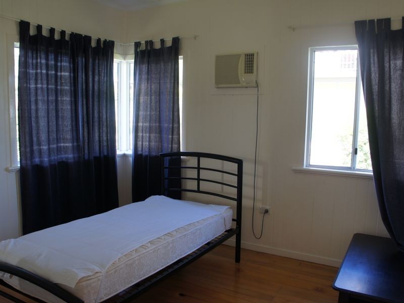 24 Roberts Street, South Gladstone QLD 4680