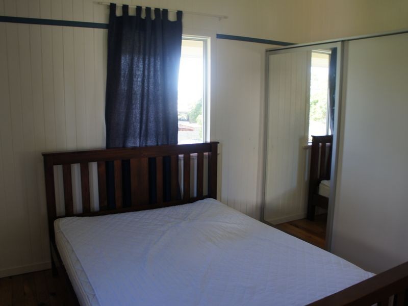 24 Roberts Street, South Gladstone QLD 4680