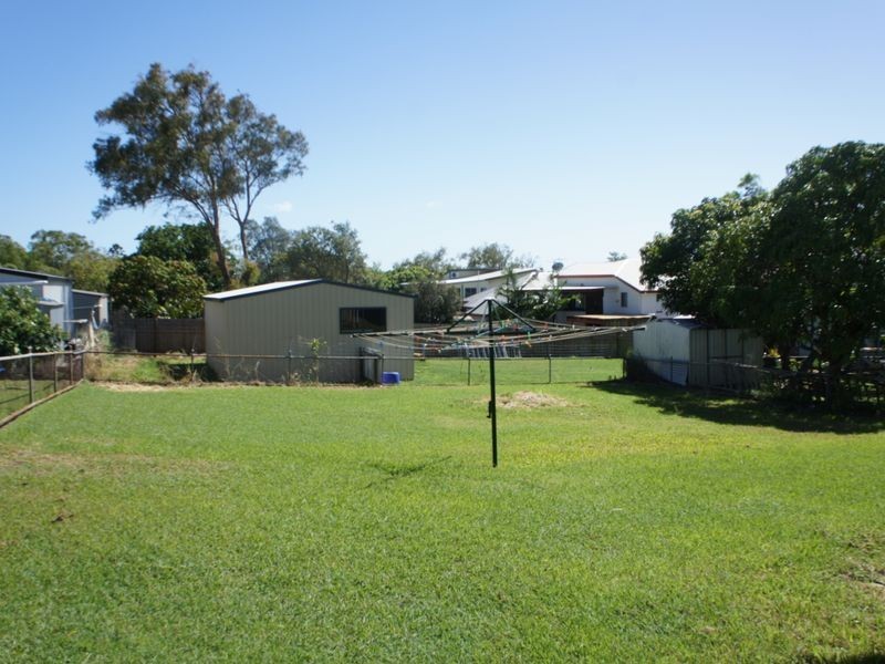 24 Roberts Street, South Gladstone QLD 4680