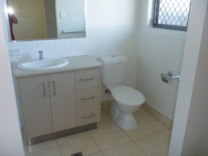 Unit 1/2 Wentworth Place, Glen Eden QLD 4680