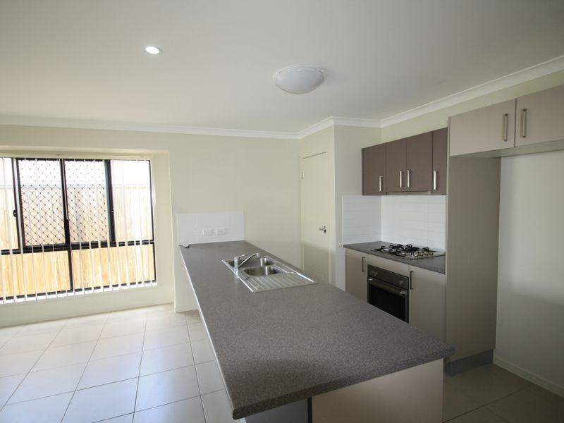 28 Oystercatcher Road, Kirkwood QLD 4680
