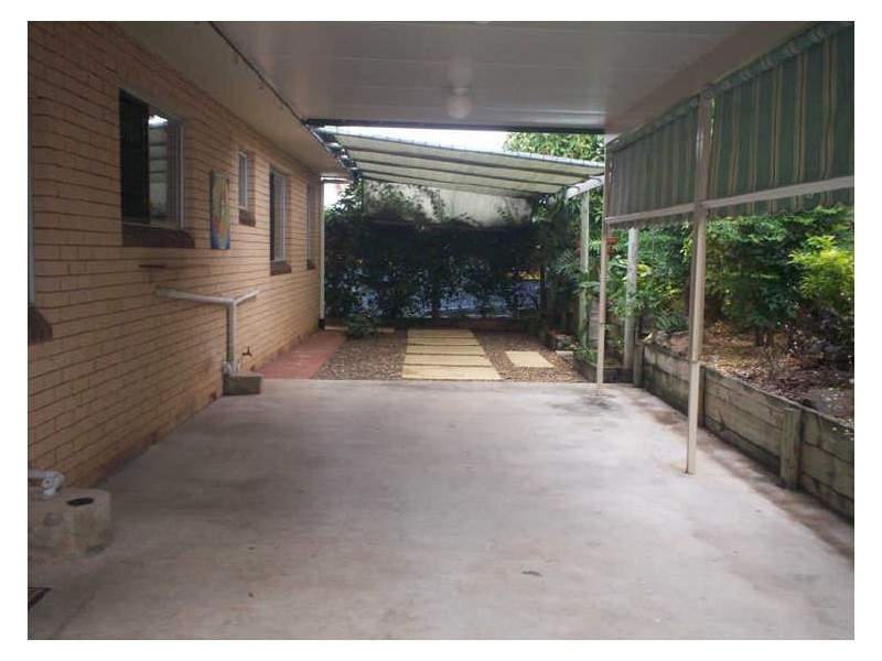 4 Mcdonald Street, Clinton QLD 4680