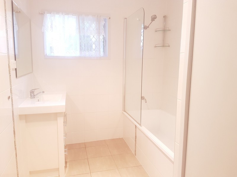 4 Mcdonald Street, Clinton QLD 4680