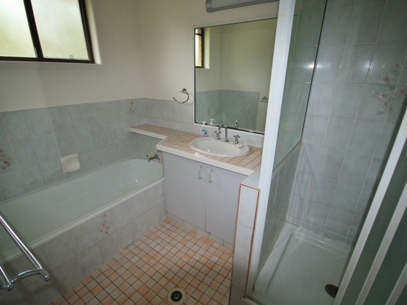 8 Pluto Street, Telina QLD 4680