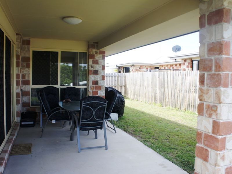 11 Giles Street, Glen Eden QLD 4680