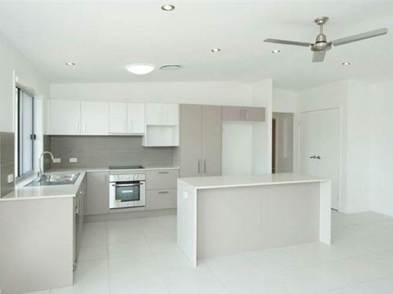 11 Iris Road, Kirkwood QLD 4680