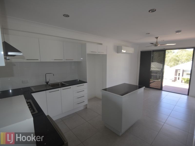 4/3 Christina Road, Clinton QLD 4680