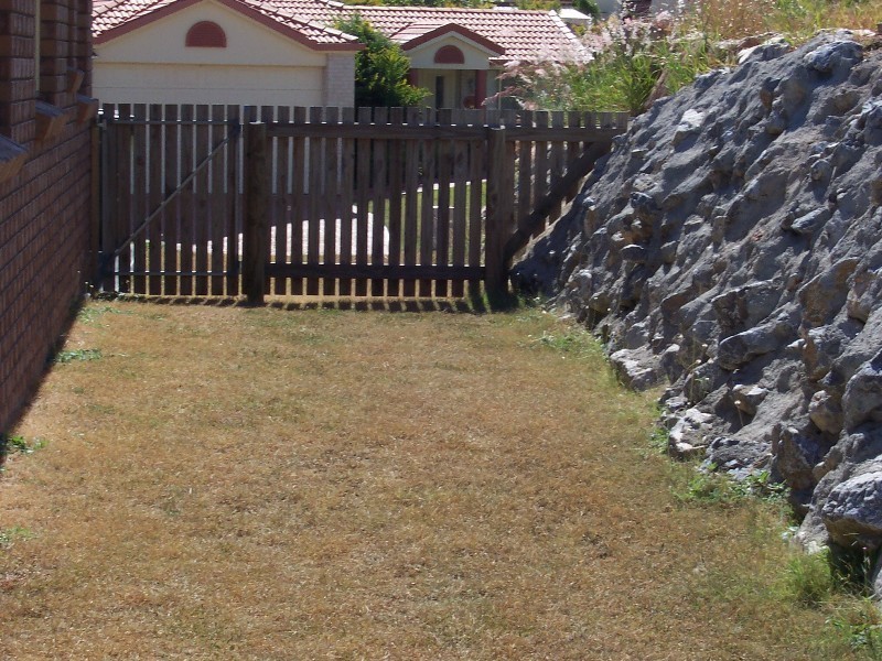 17 Wivenhoe Close, Clinton QLD 4680