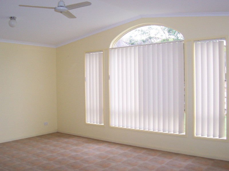 17 Wivenhoe Close, Clinton QLD 4680