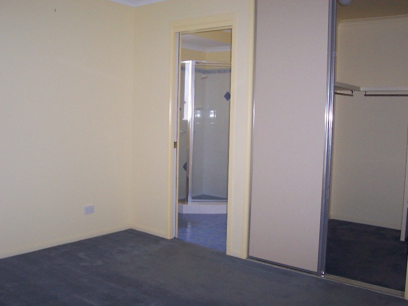 17 Wivenhoe Close, Clinton QLD 4680