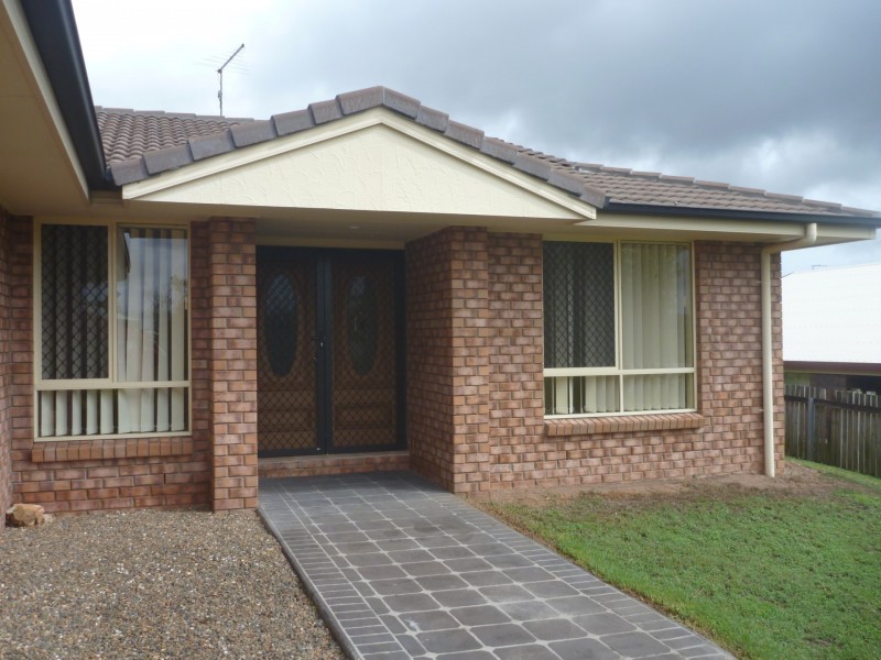 17 Wivenhoe Close, Clinton QLD 4680