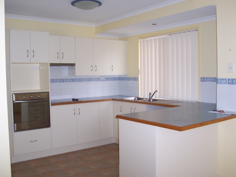17 Wivenhoe Close, Clinton QLD 4680