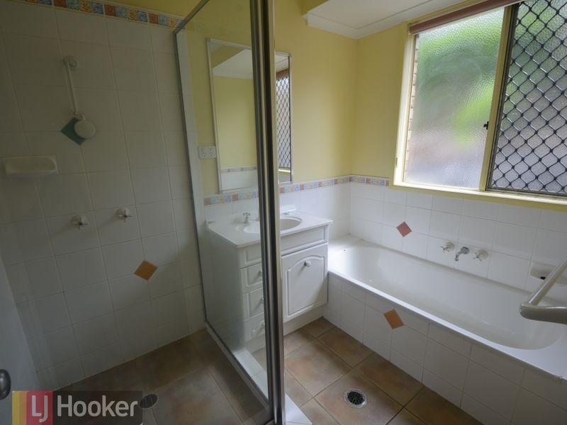 17 Wivenhoe Close, Clinton QLD 4680