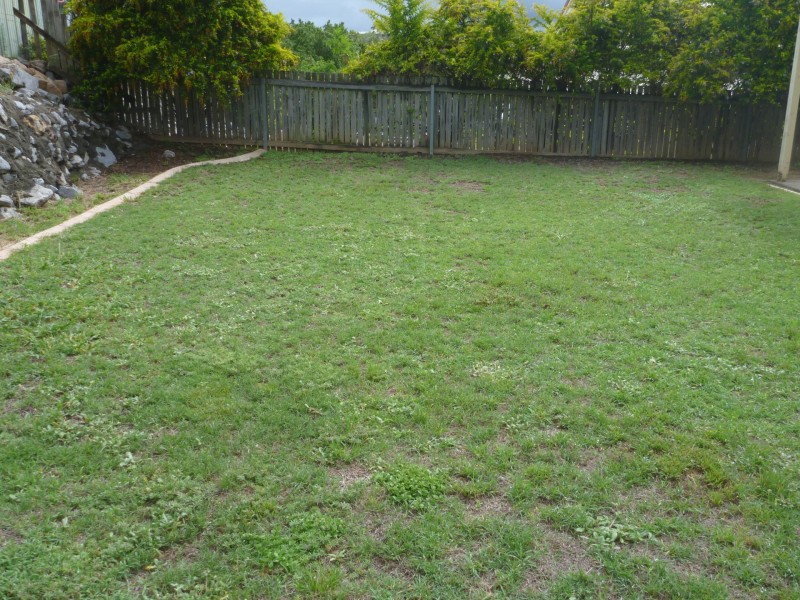 17 Wivenhoe Close, Clinton QLD 4680