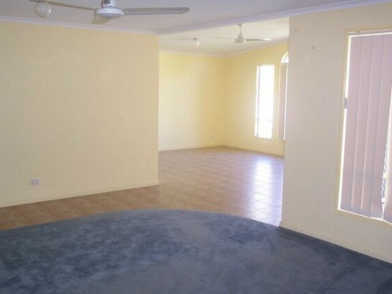 17 Wivenhoe Close, Clinton QLD 4680