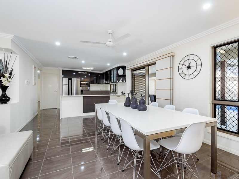 3 Briffney Street, Kirkwood QLD 4680