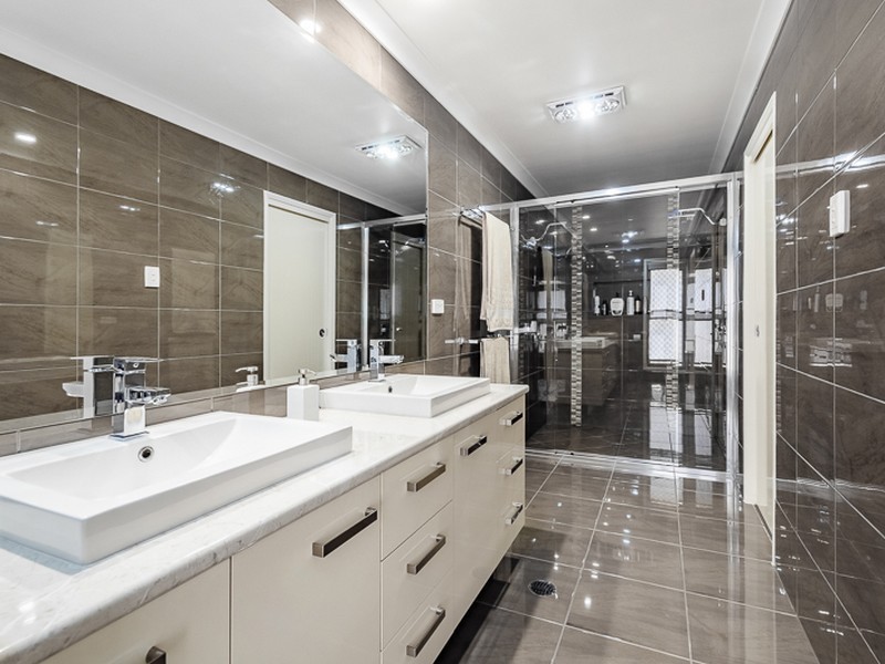 3 Briffney Street, Kirkwood QLD 4680