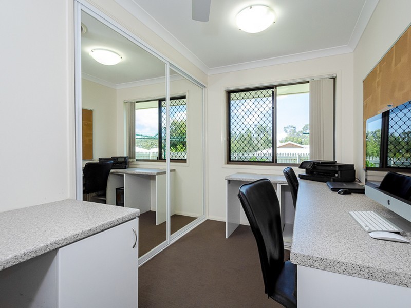 3 Briffney Street, Kirkwood QLD 4680