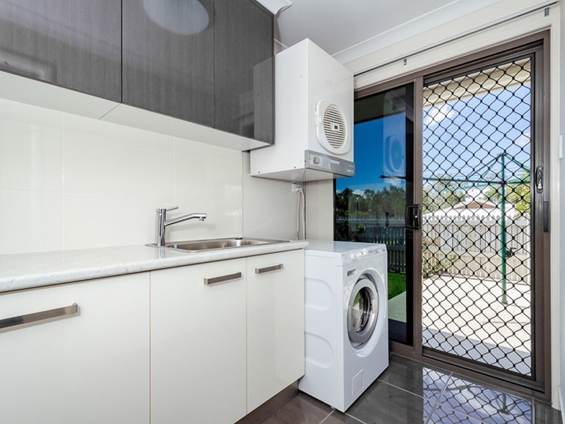 3 Briffney Street, Kirkwood QLD 4680