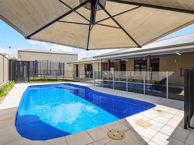 3 Briffney Street, Kirkwood QLD 4680