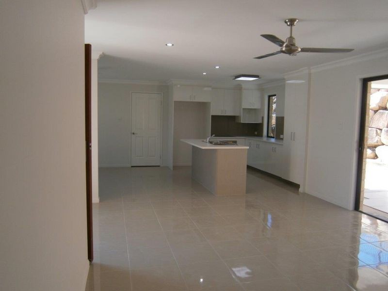 Unit 2/11 Beaver Avenue, South Gladstone QLD 4680