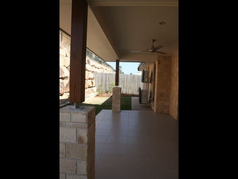 Unit 2/11 Beaver Avenue, South Gladstone QLD 4680