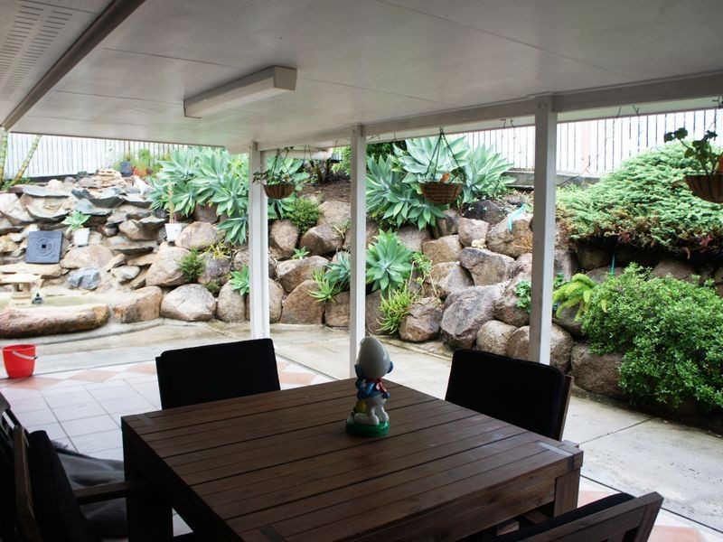 2 Kenneth Court, New Auckland QLD 4680
