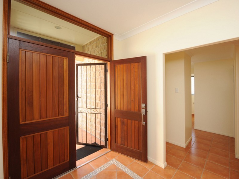 19 Sandringham Close, Telina QLD 4680