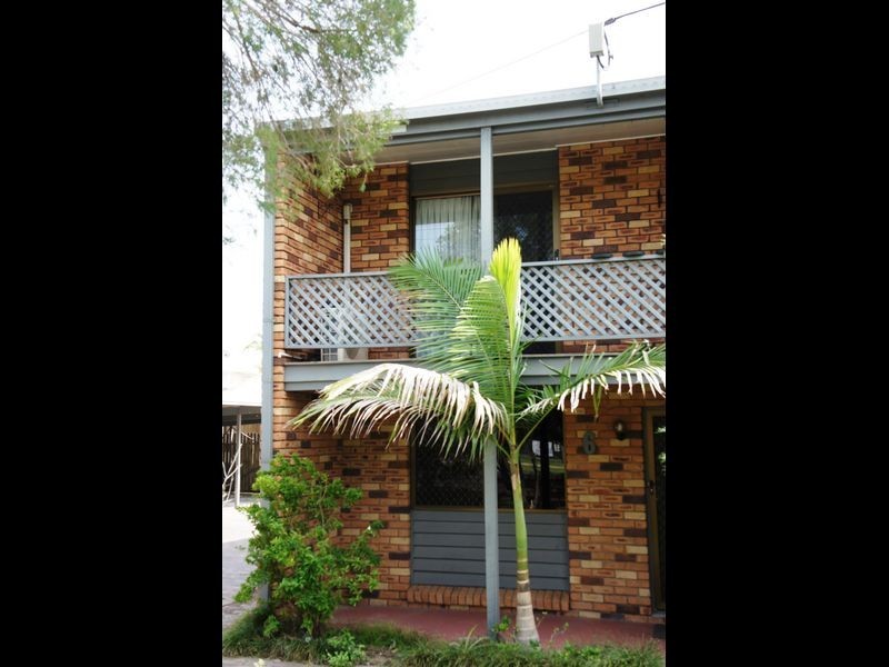 Unit 6/143 Toolooa Street, Toolooa QLD 4680