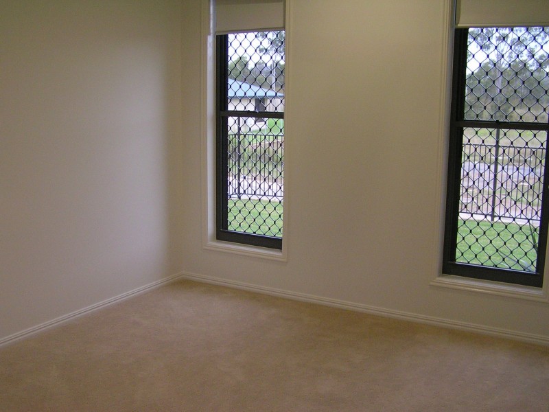 3 Dartmouth Close, Clinton QLD 4680