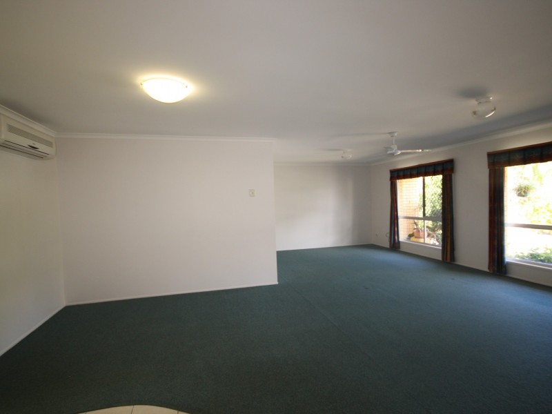 Unit 2/2 Intrepid Street, Clinton QLD 4680