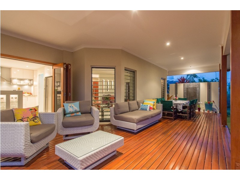 11 Grasstree Crescent, Kirkwood QLD 4680