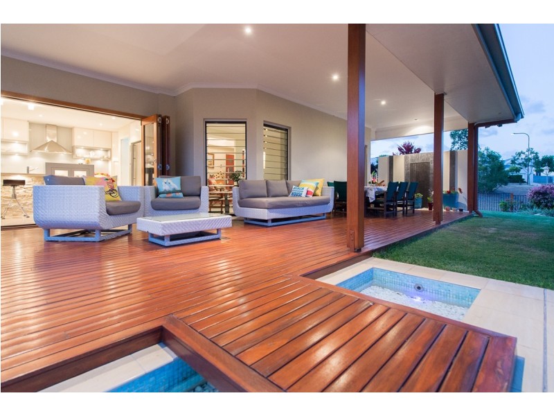 11 Grasstree Crescent, Kirkwood QLD 4680