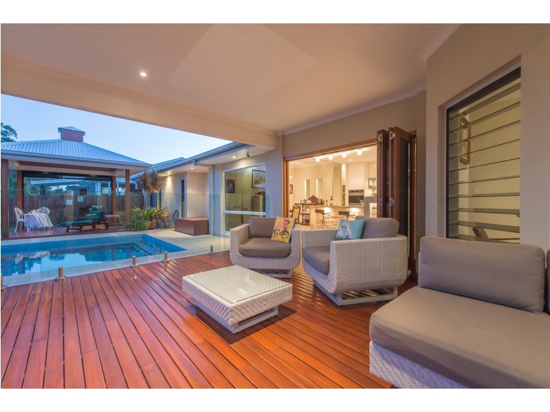 11 Grasstree Crescent, Kirkwood QLD 4680