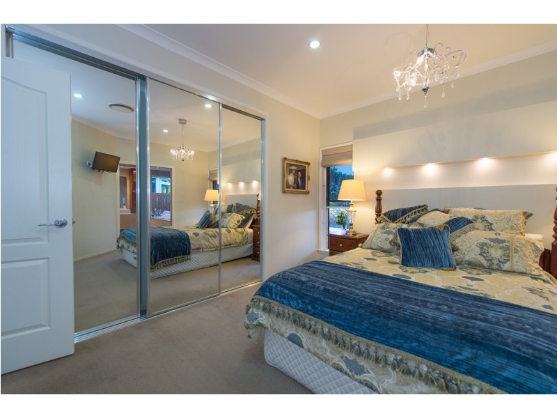 11 Grasstree Crescent, Kirkwood QLD 4680