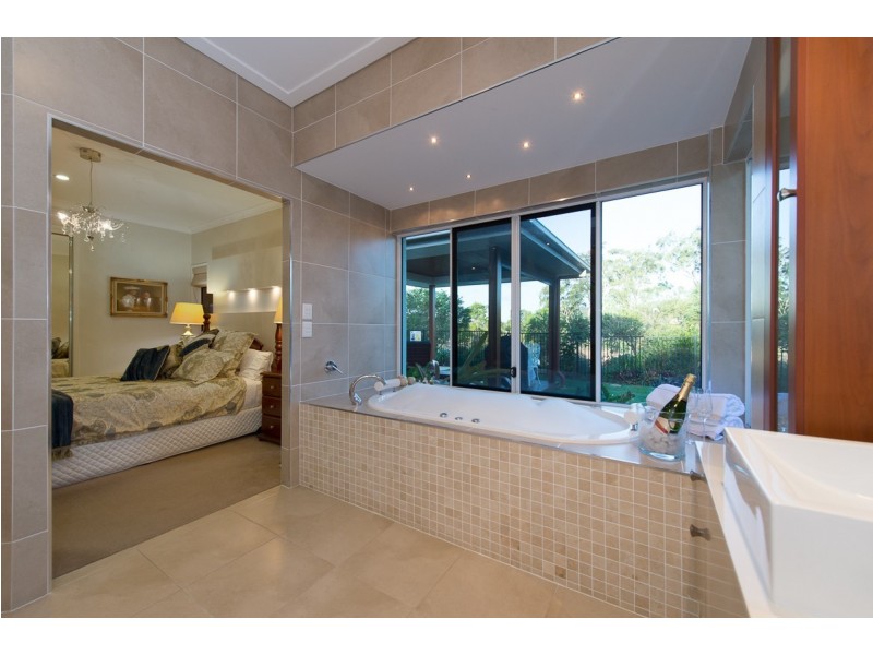 11 Grasstree Crescent, Kirkwood QLD 4680