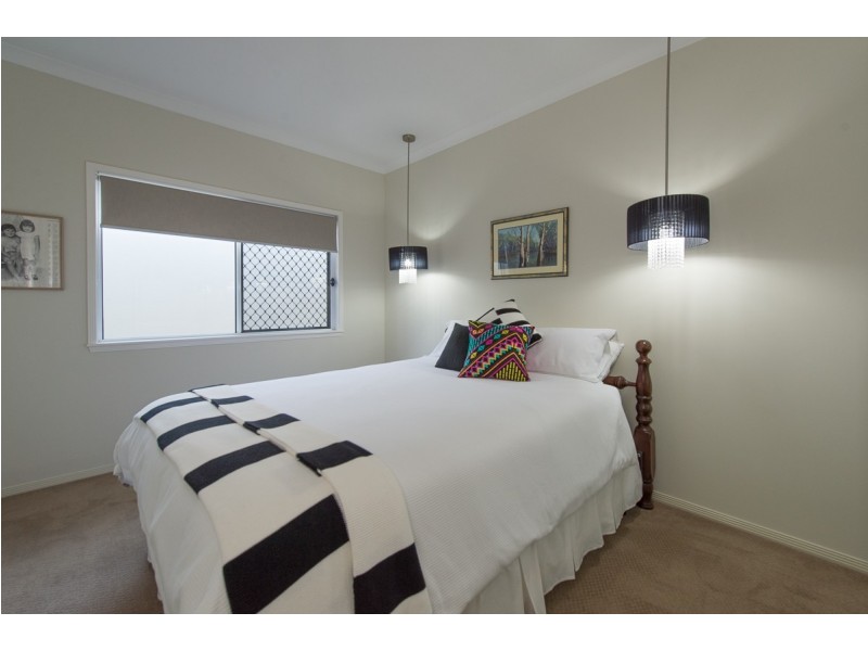 11 Grasstree Crescent, Kirkwood QLD 4680