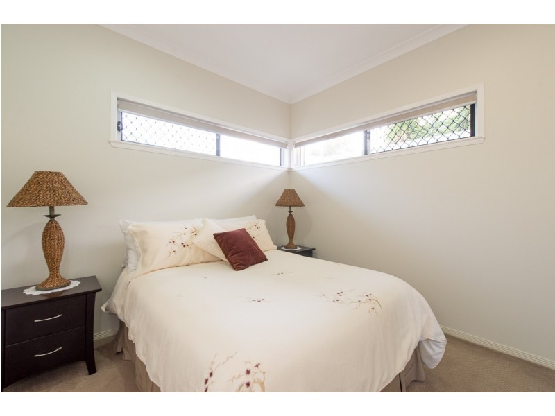 11 Grasstree Crescent, Kirkwood QLD 4680