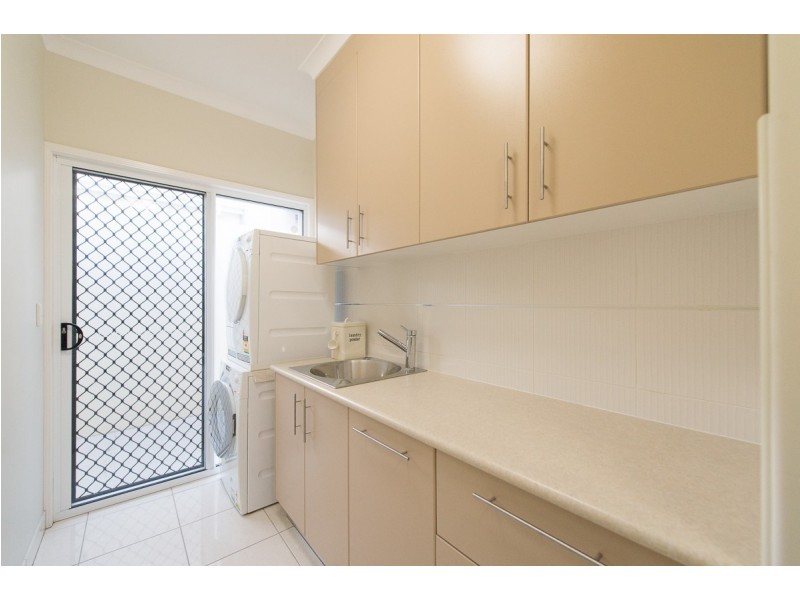 11 Grasstree Crescent, Kirkwood QLD 4680