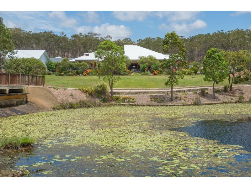 11 Grasstree Crescent, Kirkwood QLD 4680