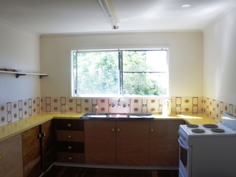 15 Cook Street, West Gladstone QLD 4680