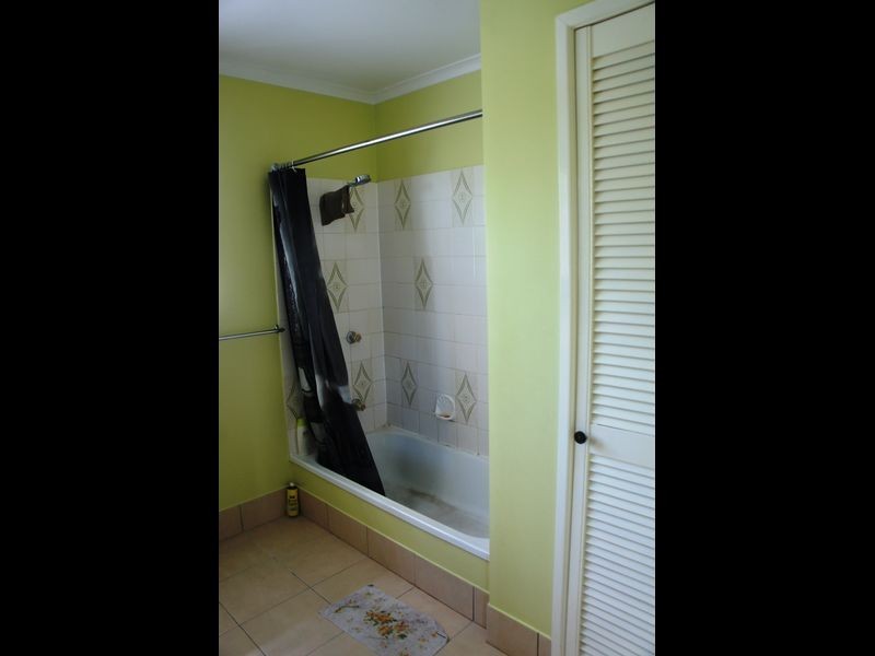 15 Cook Street, West Gladstone QLD 4680