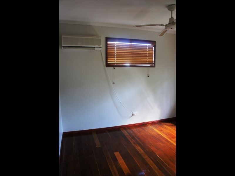 15 Cook Street, West Gladstone QLD 4680