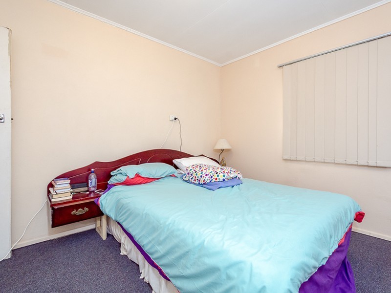 5 Charles Street, West Gladstone QLD 4680