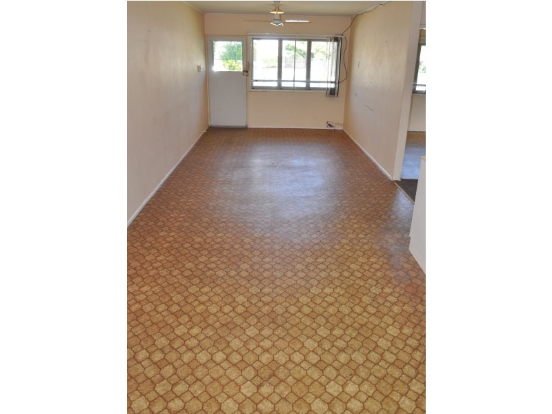 5 Charles Street, West Gladstone QLD 4680