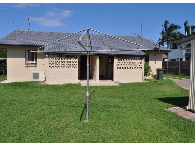 5 Charles Street, West Gladstone QLD 4680