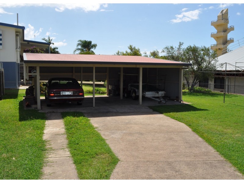 5 Charles Street, West Gladstone QLD 4680