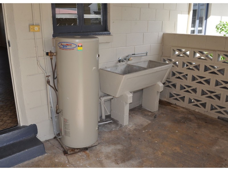 5 Charles Street, West Gladstone QLD 4680