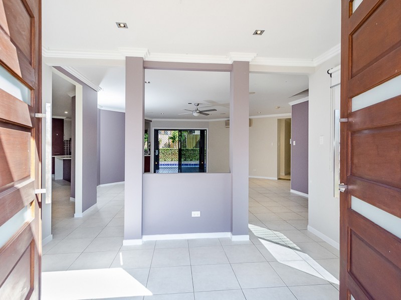 2 Leonie Court, New Auckland QLD 4680