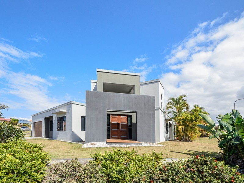 2 Leonie Court, New Auckland QLD 4680